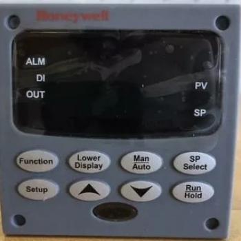 Цифровой контроллер Honeywell UDC 3200 фото 1